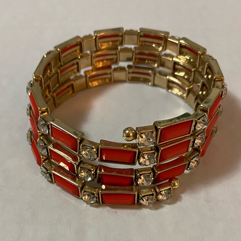 ‼️Any 5 pieces of jewelry for $20‼️ Bracelet with faux diamond and coral gems.